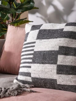 Housse De Coussin 'Aziz I' -Magasin De Rénovation Domiciliaire 60006881 37102 124619 37102 124619 kissen schwarz weiss kissenbezug kissenhuelle dekokissen 03