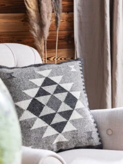 Housse De Coussin 'Dilan III' -Magasin De Rénovation Domiciliaire 60006885 28102 124610 28102 124610 kissen grau kissenbezug kissenhuelle dekokissen 03