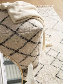 Pouf 'Naomi' -Magasin De Rénovation Domiciliaire 60006919 62102 122765 62102 122765 poufs beige pouf sitzkissen bodenkissen sitzpouf 04