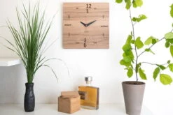 Horloge Murale Design 'Kultuhr (oak Angular)' -Magasin De Rénovation Domiciliaire ch51 a 01 a 01 schwarz beige wohnzimmer wanduhr modern holz nachhaltig 03
