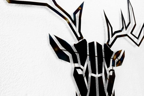 Sculpture Murale En Métal 'Honorable Deer' 80x77x3cm 8 Sculpture Murale En Métal 'Honorable Deer' 80x77x3cm – Image 6
