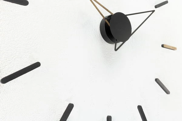 Horloge Murale Design 'THE MINIMALIST.' 6 Horloge Murale Design 'THE MINIMALIST.' – Image 4